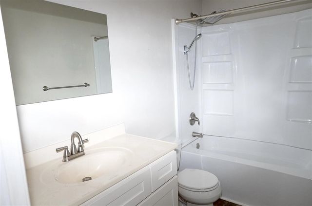 238-240 W Division Street, Sparta, MI 49345