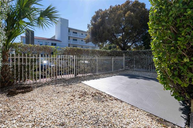 1011 Bay Drive 106, Miami Beach, FL 33141