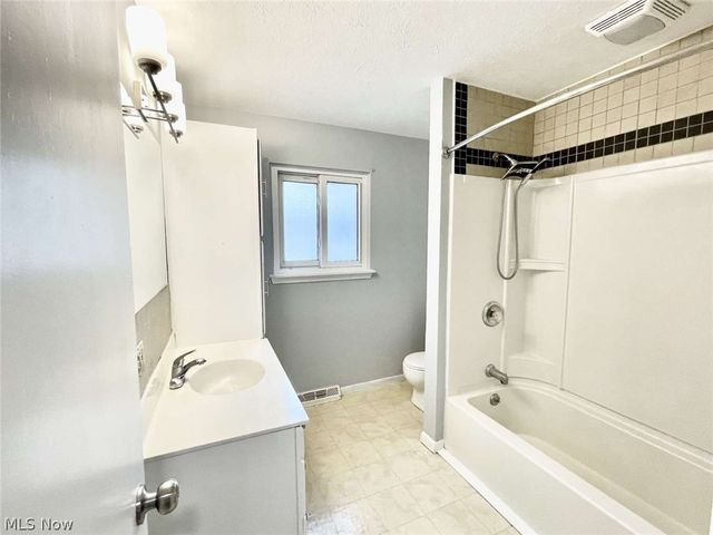 4885 Lear Nagle Road, North Ridgeville, OH 44039