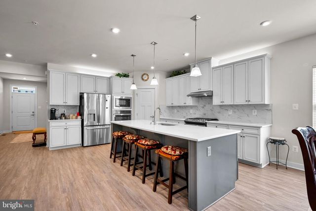 2569 SKEETER CT, Waldorf, MD 20603