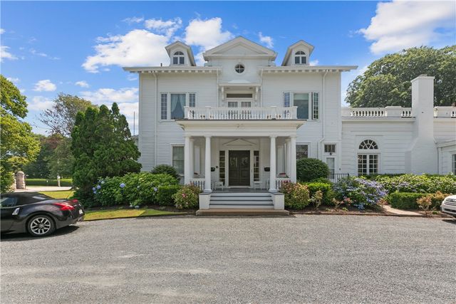 718 Bellevue Avenue 5, Newport, RI 02840