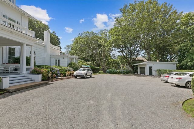 718 Bellevue Avenue 5, Newport, RI 02840