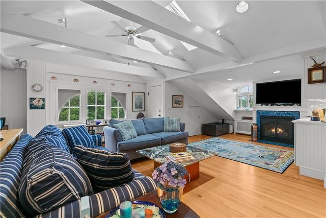 718 Bellevue Avenue 5, Newport, RI 02840