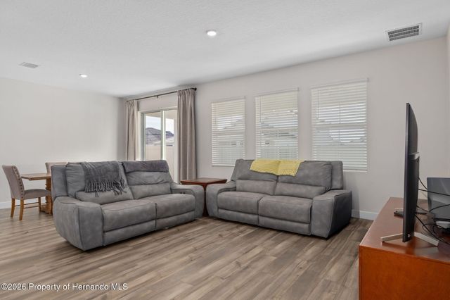 10353 Fieldstone Myrtle Way, San Antonio, FL 33576