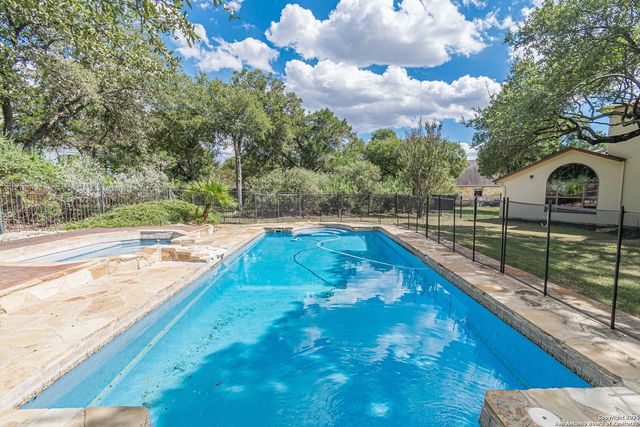 8823 Timmermann Cove, San Antonio, TX 78266