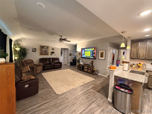 114 Lake Meadow Loop Drive, Durant, OK 74701