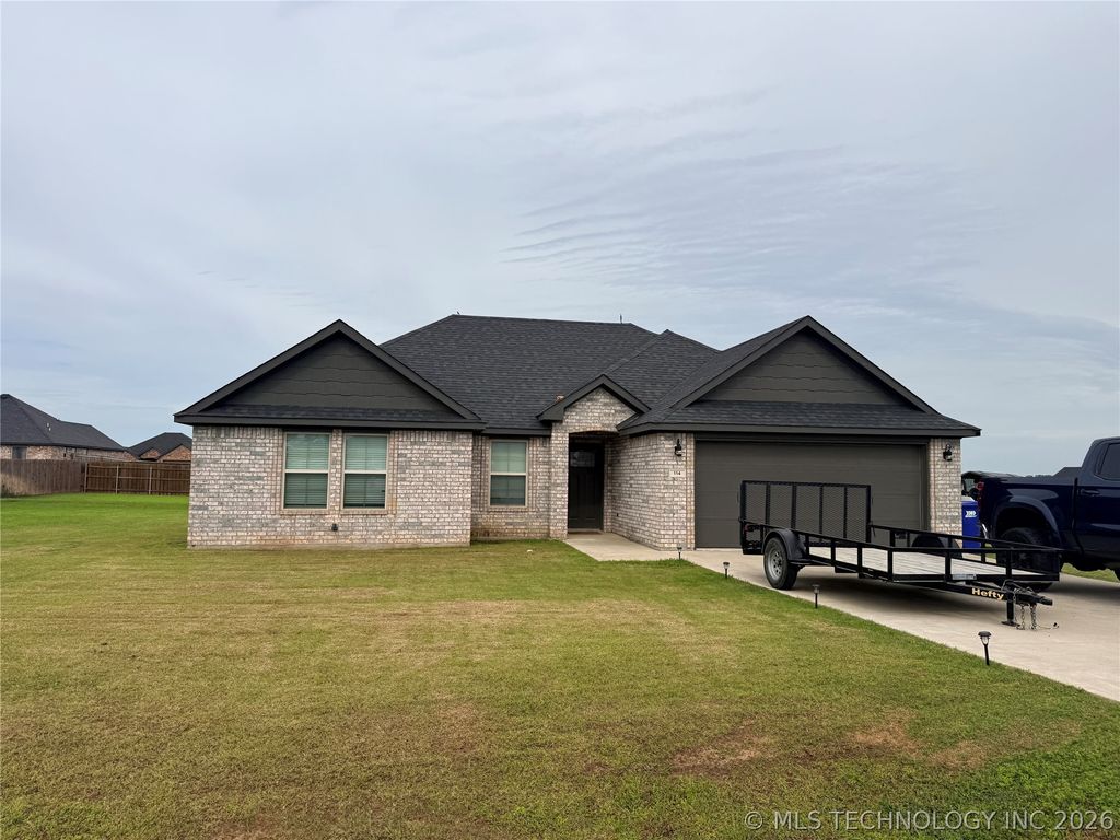 114 Lake Meadow Loop Drive, Durant, OK 74701