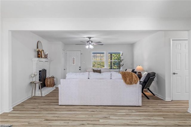 5038 Longbrook Circle, Winston-salem, NC 27105