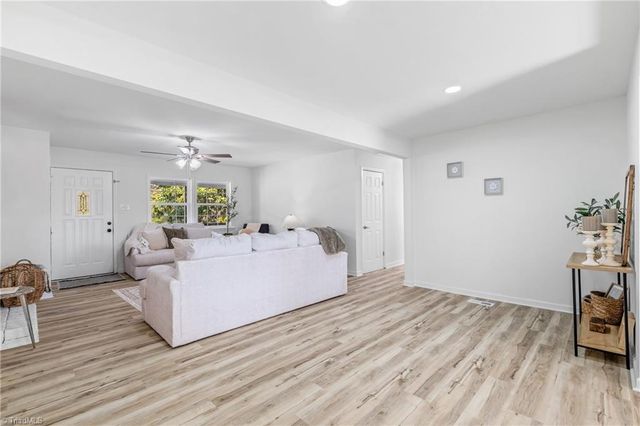 5038 Longbrook Circle, Winston-salem, NC 27105