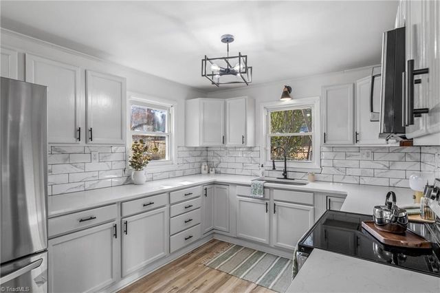 5038 Longbrook Circle, Winston-salem, NC 27105