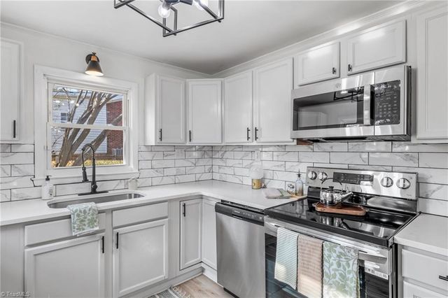 5038 Longbrook Circle, Winston-salem, NC 27105