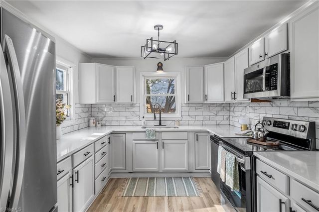 5038 Longbrook Circle, Winston-salem, NC 27105