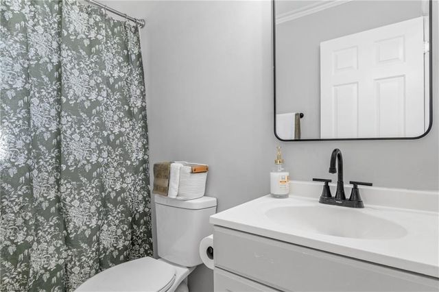 5038 Longbrook Circle, Winston-salem, NC 27105