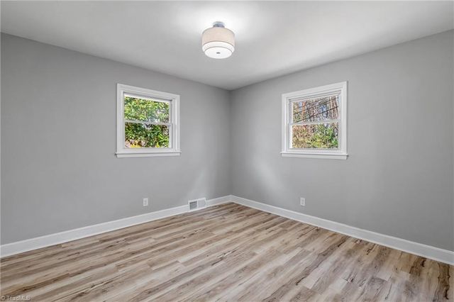 5038 Longbrook Circle, Winston-salem, NC 27105