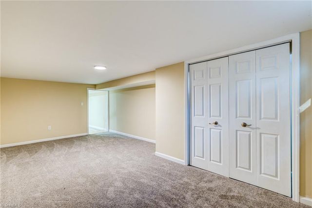 5038 Longbrook Circle, Winston-salem, NC 27105