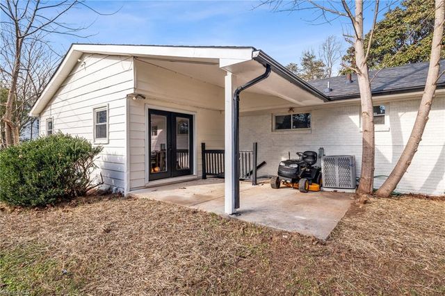 5038 Longbrook Circle, Winston-salem, NC 27105