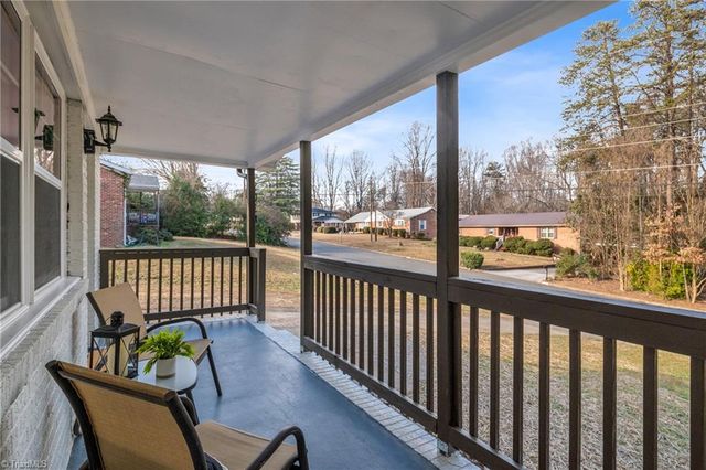 5038 Longbrook Circle, Winston-salem, NC 27105