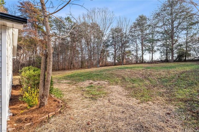 5038 Longbrook Circle, Winston-salem, NC 27105