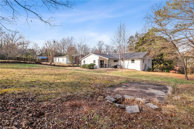 5038 Longbrook Circle, Winston-salem, NC 27105