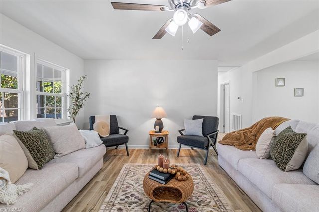 5038 Longbrook Circle, Winston-salem, NC 27105