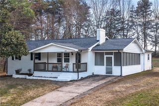 5038 Longbrook Circle, Winston-salem, NC 27105