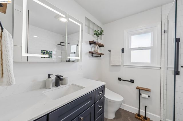 4614 Fairbairn Ave, Oakland, CA 94619