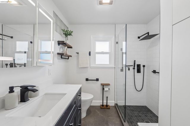 4614 Fairbairn Ave, Oakland, CA 94619