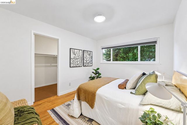4614 Fairbairn Ave, Oakland, CA 94619