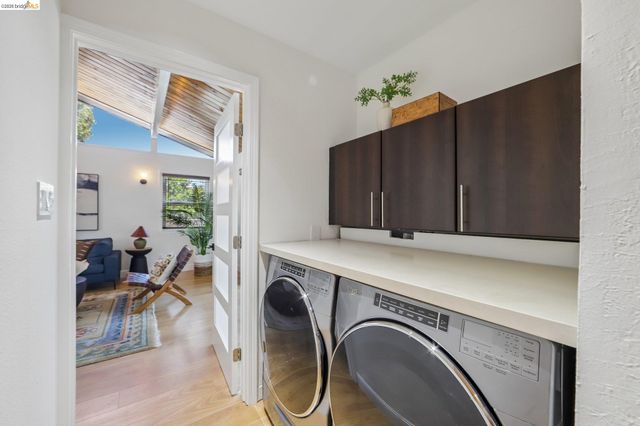 4614 Fairbairn Ave, Oakland, CA 94619