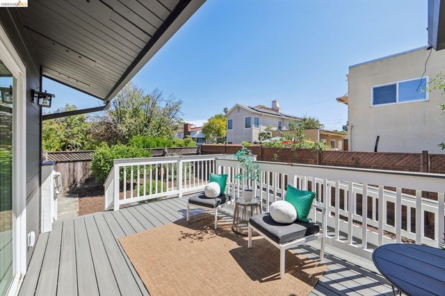 4614 Fairbairn Ave, Oakland, CA 94619