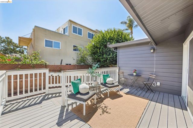 4614 Fairbairn Ave, Oakland, CA 94619