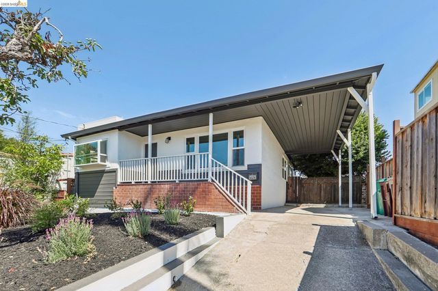 4614 Fairbairn Ave, Oakland, CA 94619