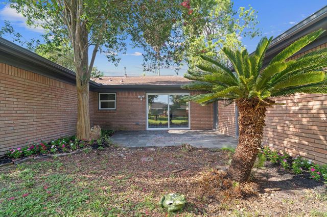 4738 Briarbend Drive, Houston, TX 77035