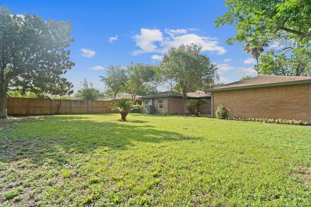 4738 Briarbend Drive, Houston, TX 77035