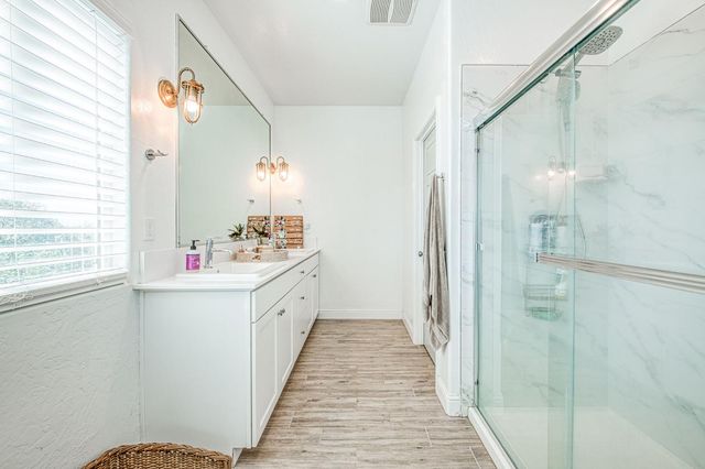 920 Ponderosa Way W, Madera, CA 93636