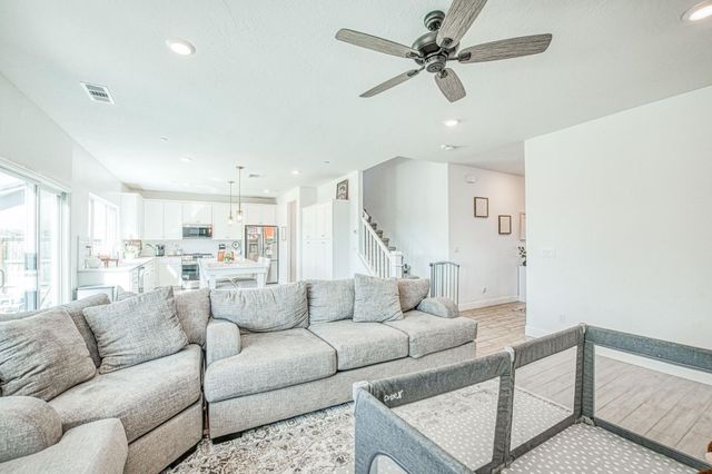 920 Ponderosa Way W, Madera, CA 93636