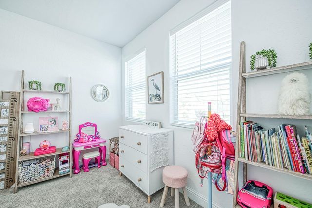 920 Ponderosa Way W, Madera, CA 93636