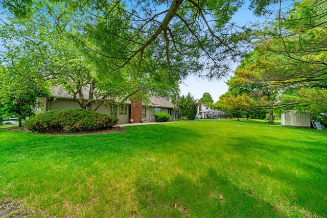 2445 Coach And Surrey Lane, Aurora, IL 60506