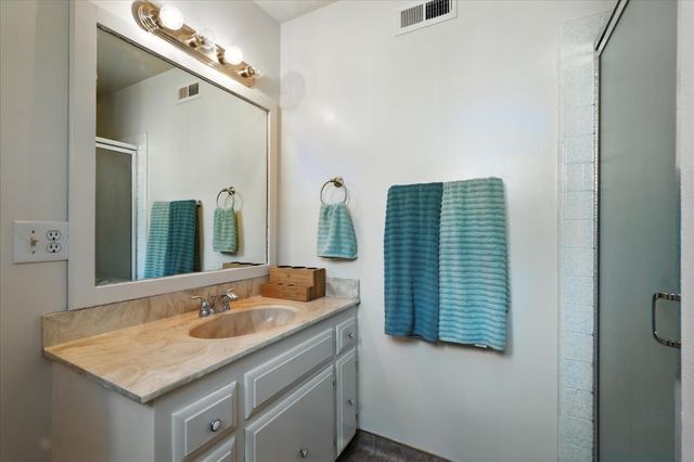 1645 Burgan Avenue, Clovis, CA 93611