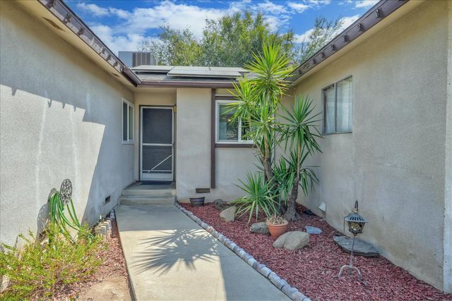 1645 Burgan Avenue, Clovis, CA 93611