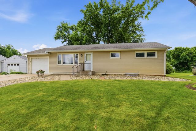 4620 50th Avenue, Moline, IL 61265