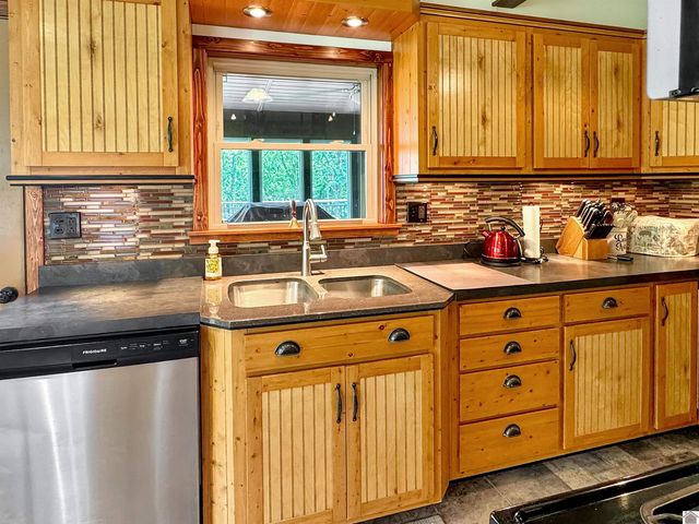 126 Cranfield Lane, New Concord, KY 42076