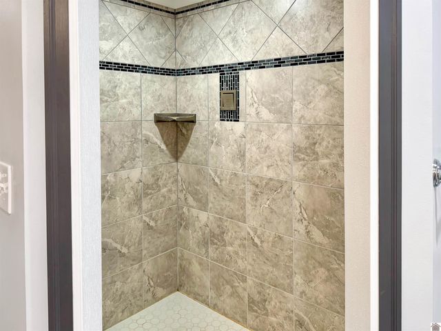 126 Cranfield Lane, New Concord, KY 42076