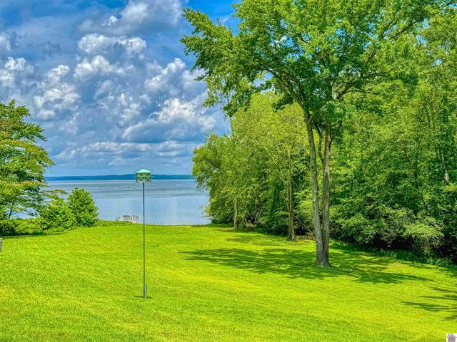 126 Cranfield Lane, New Concord, KY 42076