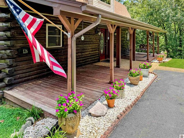 126 Cranfield Lane, New Concord, KY 42076