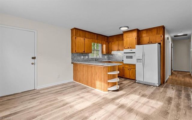 2101 Carpenter Street, Greensboro, NC 27403