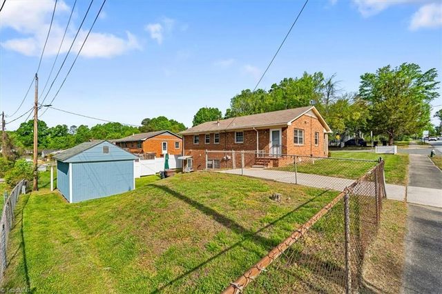 2101 Carpenter Street, Greensboro, NC 27403