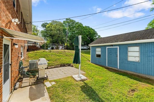 2101 Carpenter Street, Greensboro, NC 27403