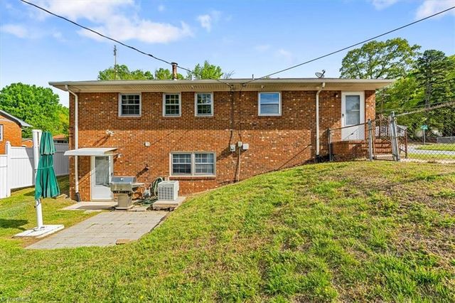 2101 Carpenter Street, Greensboro, NC 27403