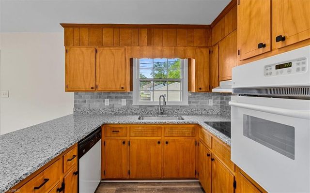 2101 Carpenter Street, Greensboro, NC 27403
